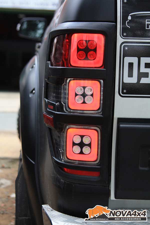 Cụm đèn hậu Range Rover