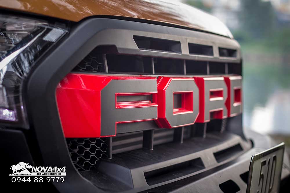 Thay thế mặt galang chữ Ford phong cách Raptor