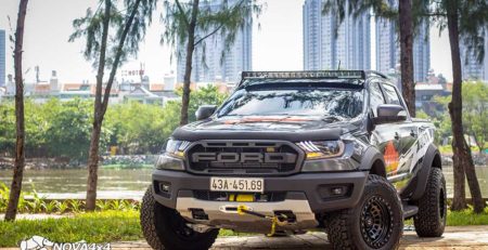 Bán tải Ranger Raptor xám độ Full option