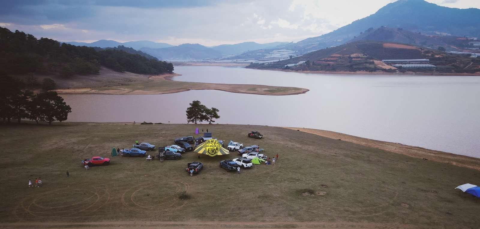 Vì sao cần hệ thống điện khi đi cắm trại, offroad?