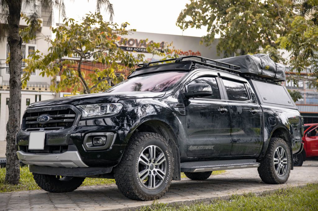 Ford Ranger WildTrak lắp lều dã ngoại TJM Boulia và Baga mui Rhino Roof Rack