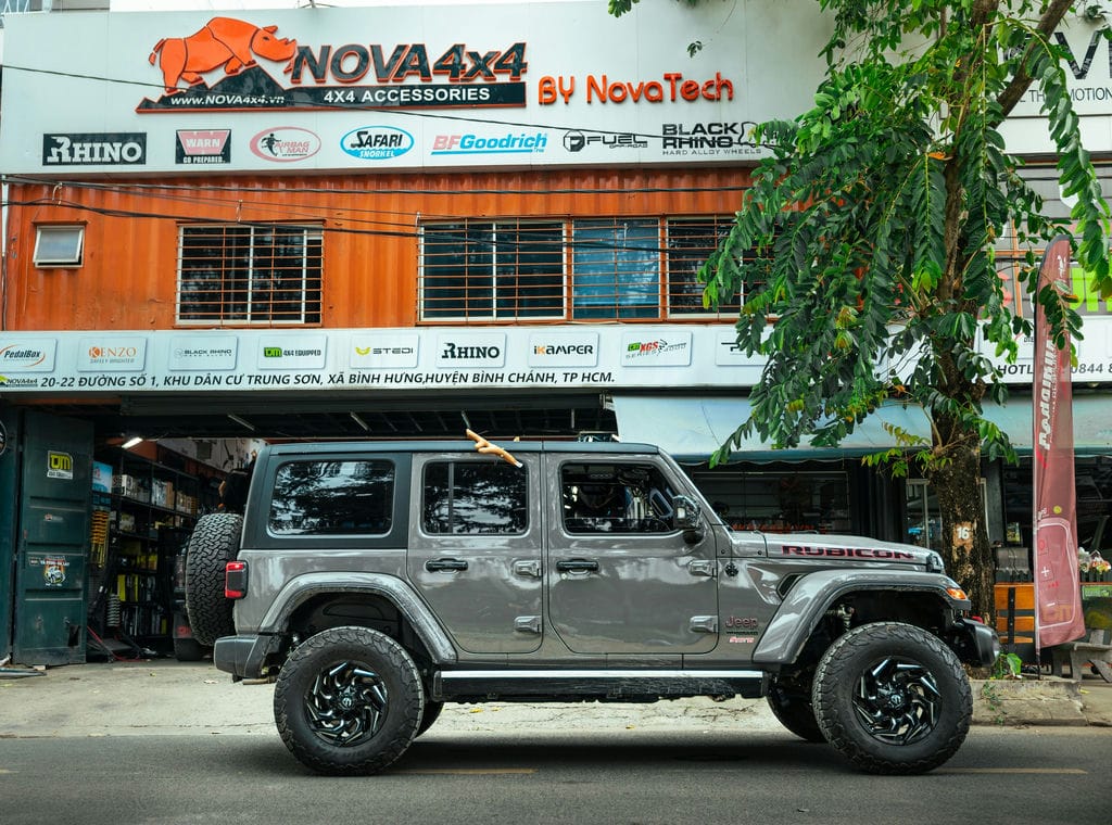 đến ngay với Nova4x4 để được nâng cấp giảm xóc Falcon Series 3 cho xe Jeep Wrangler