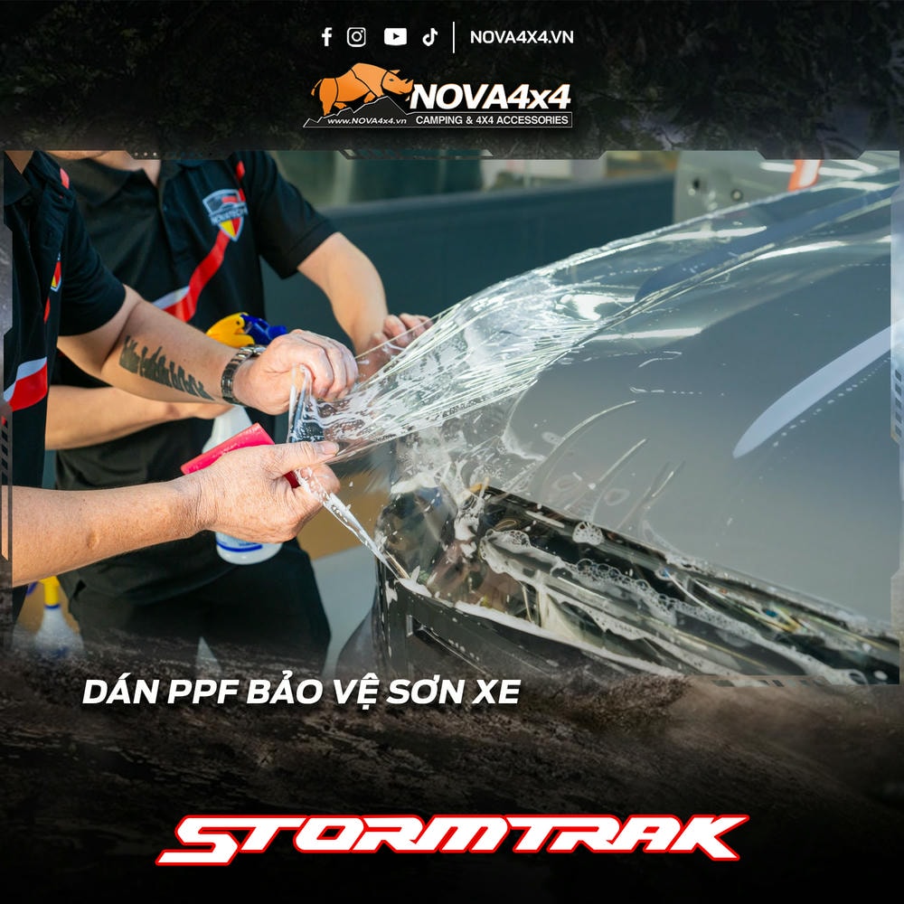 dán ppf bảo vệ xe là món phụ kiện Ranger Stormtrak mà ai cũng nên trang bị cho chiếc xe của mình