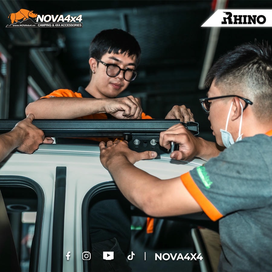 Cận cảnh lắp đặt baga Rhino Dynamic Rack