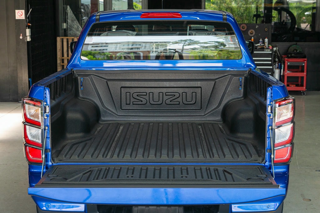 nấp thùng sau Isuzu D-Max Type Z