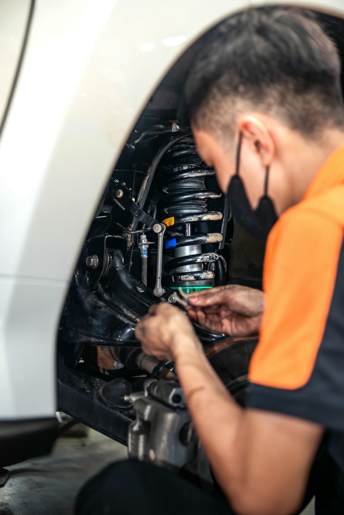 Quá trình lắp đặt giảm xóc TJM XGS Roamer tại Nova4x4 Quá trình lắp đặt giảm xóc TJM XGS Roamer tại Nova4x4
