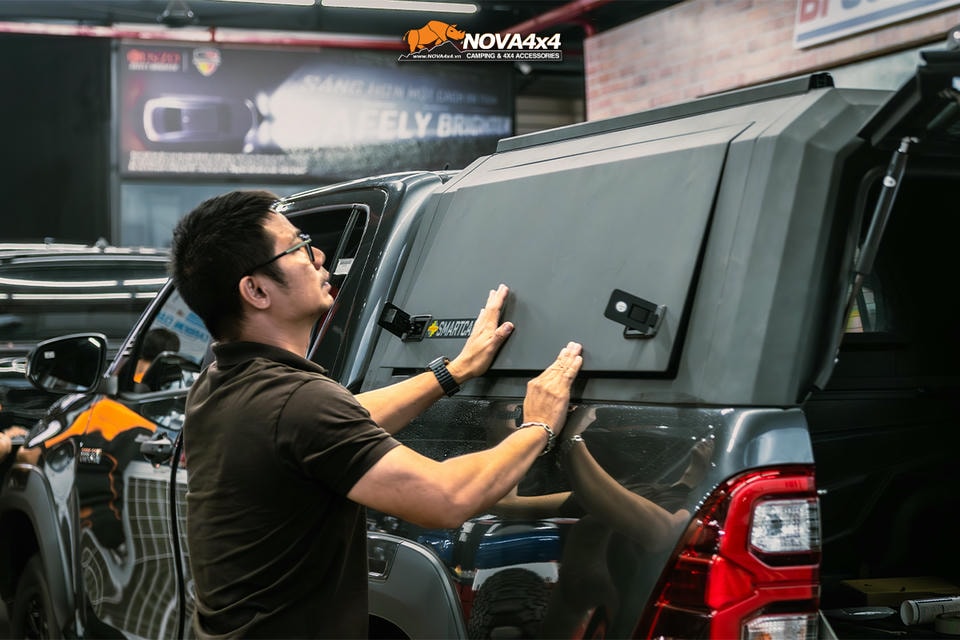 Nắp thùng Toyoyta Hilux cao bằng nhôm thế hệ mới S-01
