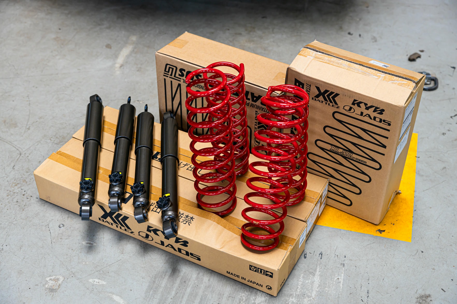 giảm xóc KYB Jaos