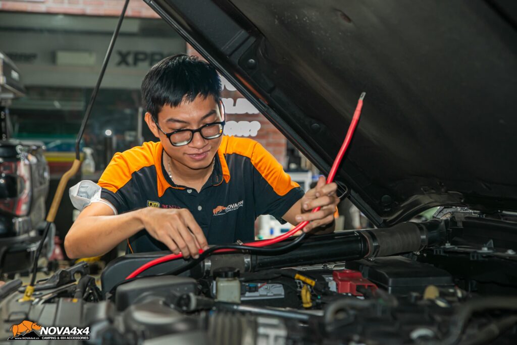 Lắp đặt tời WARN VR 12-S cho Jeep Gladiator