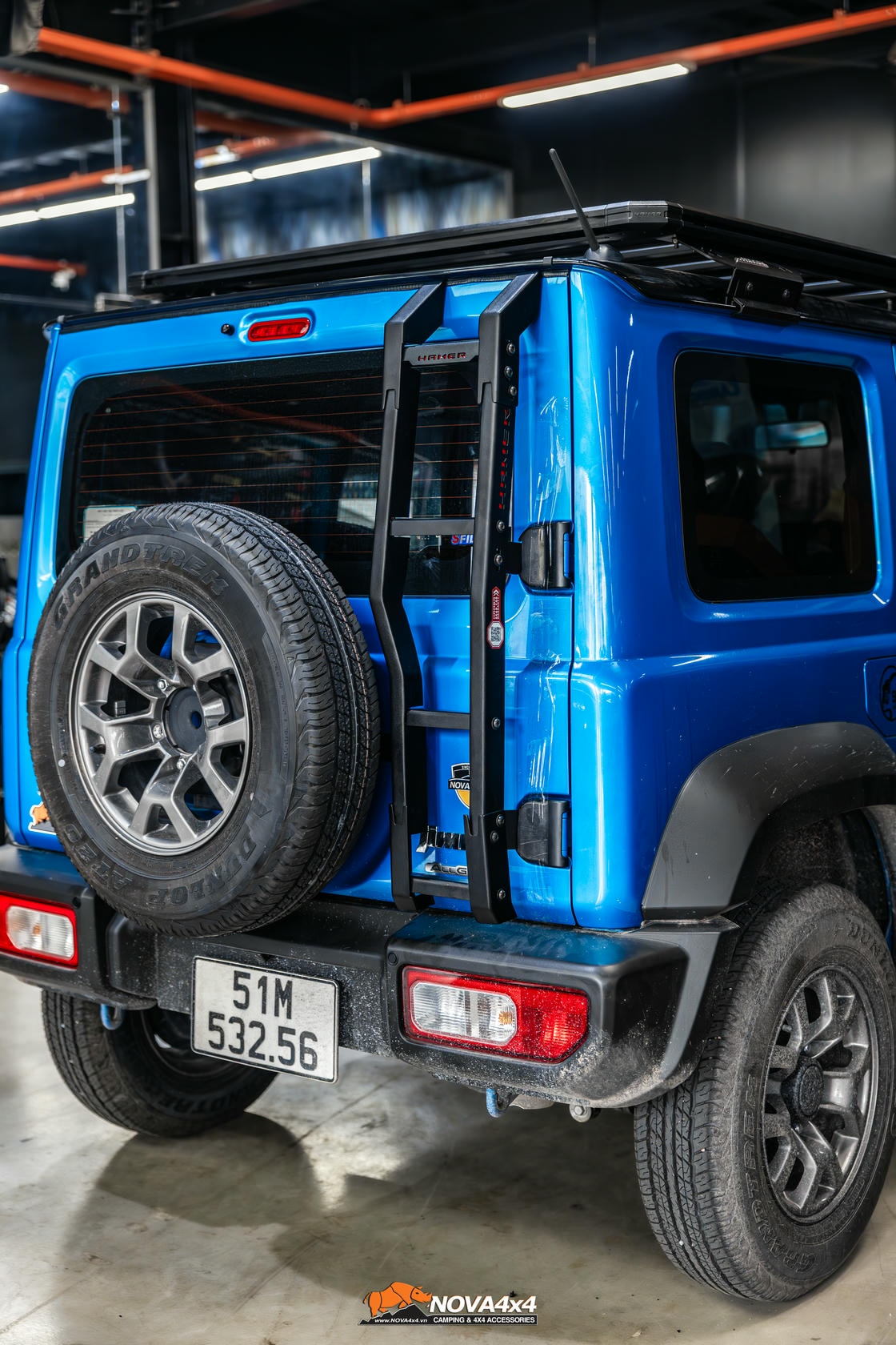 Thang cốp sau Hamer HA324 – tiện ích và an toàn Thang cốp sau Hamer HA324 – tiện ích và an toàn