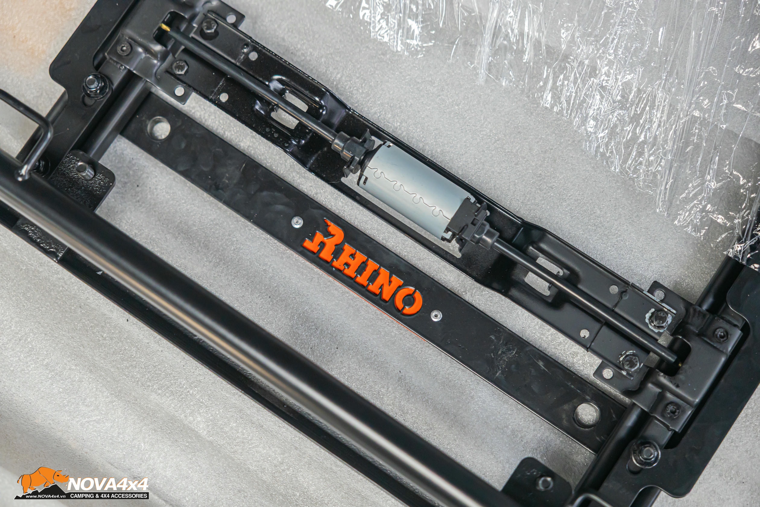 Khung ghế chỉnh điện Rhino Pro Slide – Tăng trải nghiệm cao cấp