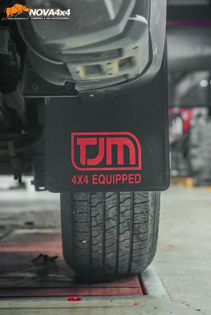 Vè chắn bùn TJM logo đỏ – điểm nhấn cá tính khác biệt