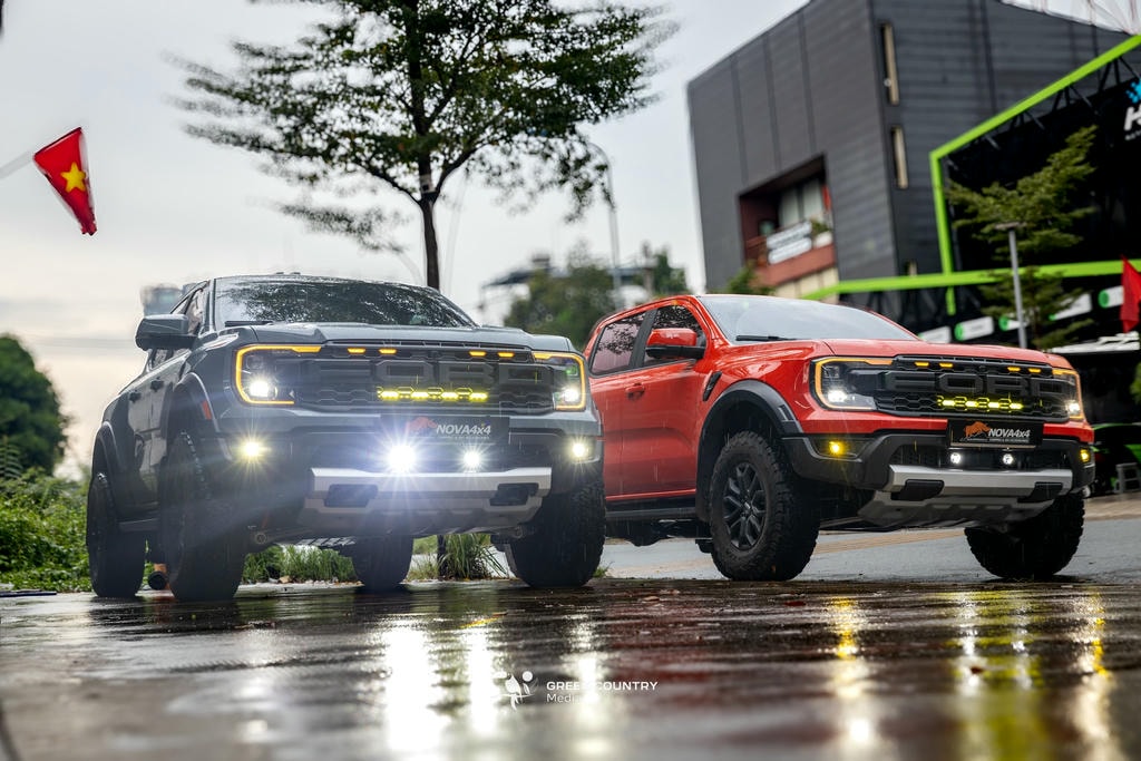 Bản Raptor độ sinh đôi - ánh sáng toả , tha hồ đi địa hình