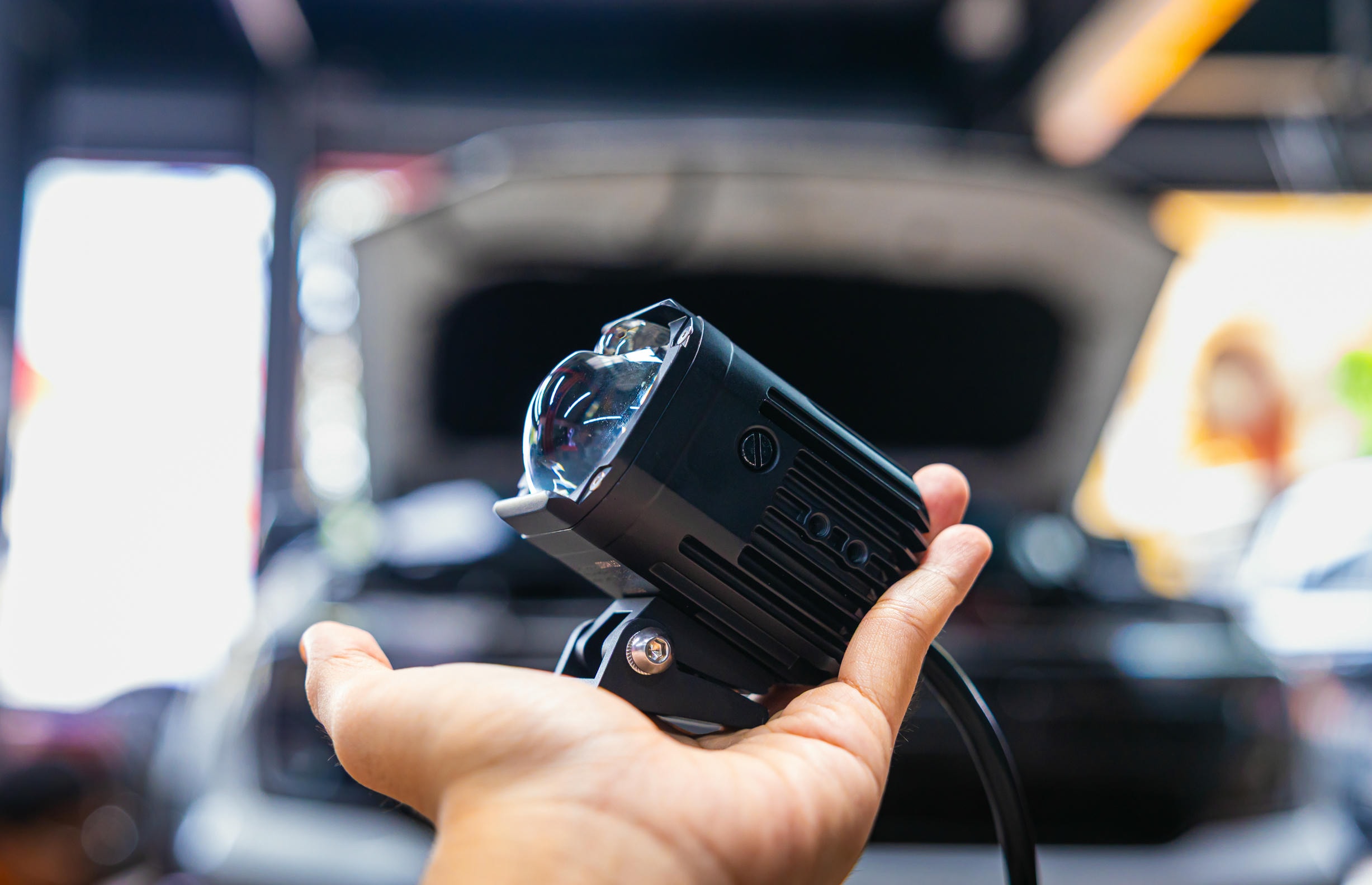 Bi LED trợ sáng Kenzo CX80 – kỷ nguyên mới của đèn projector Bi LED trợ sáng Kenzo CX80 – kỷ nguyên mới của đèn projector