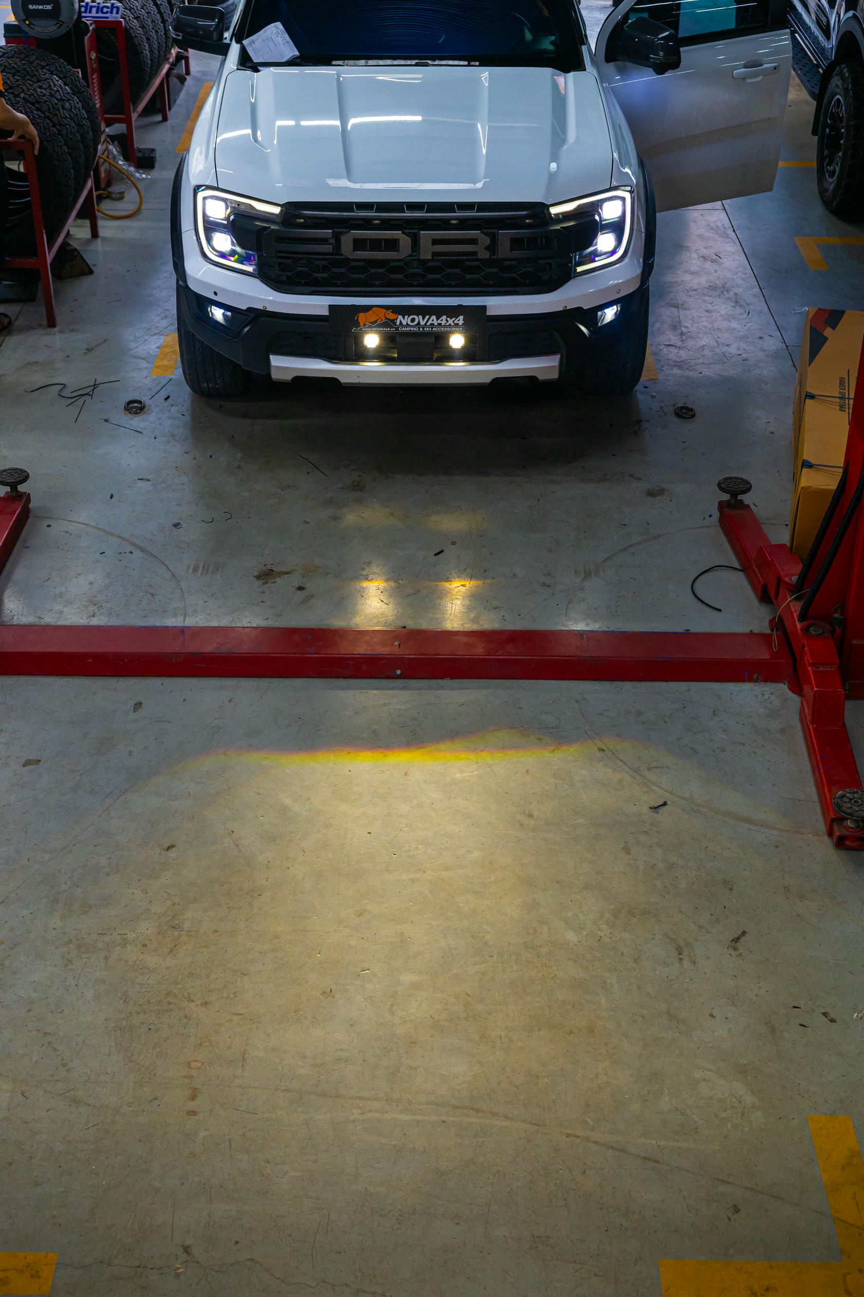 Độ đèn Ford Ranger với bi cầu trợ sáng Kenzo Cx80 Độ đèn Ford Ranger với bi cầu trợ sáng Kenzo Cx80