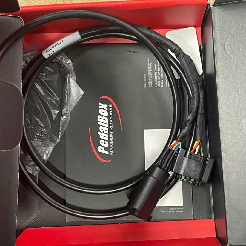 chip-chan-ga-PedalBox-DTE3700-cho-Mercedes-238989-thanh-ly (3)