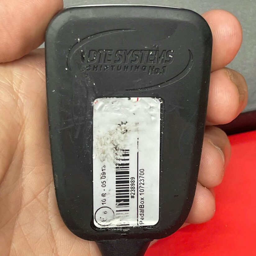 chip-chan-ga-PedalBox-DTE3700-cho-Mercedes-238989-thanh-ly (5)