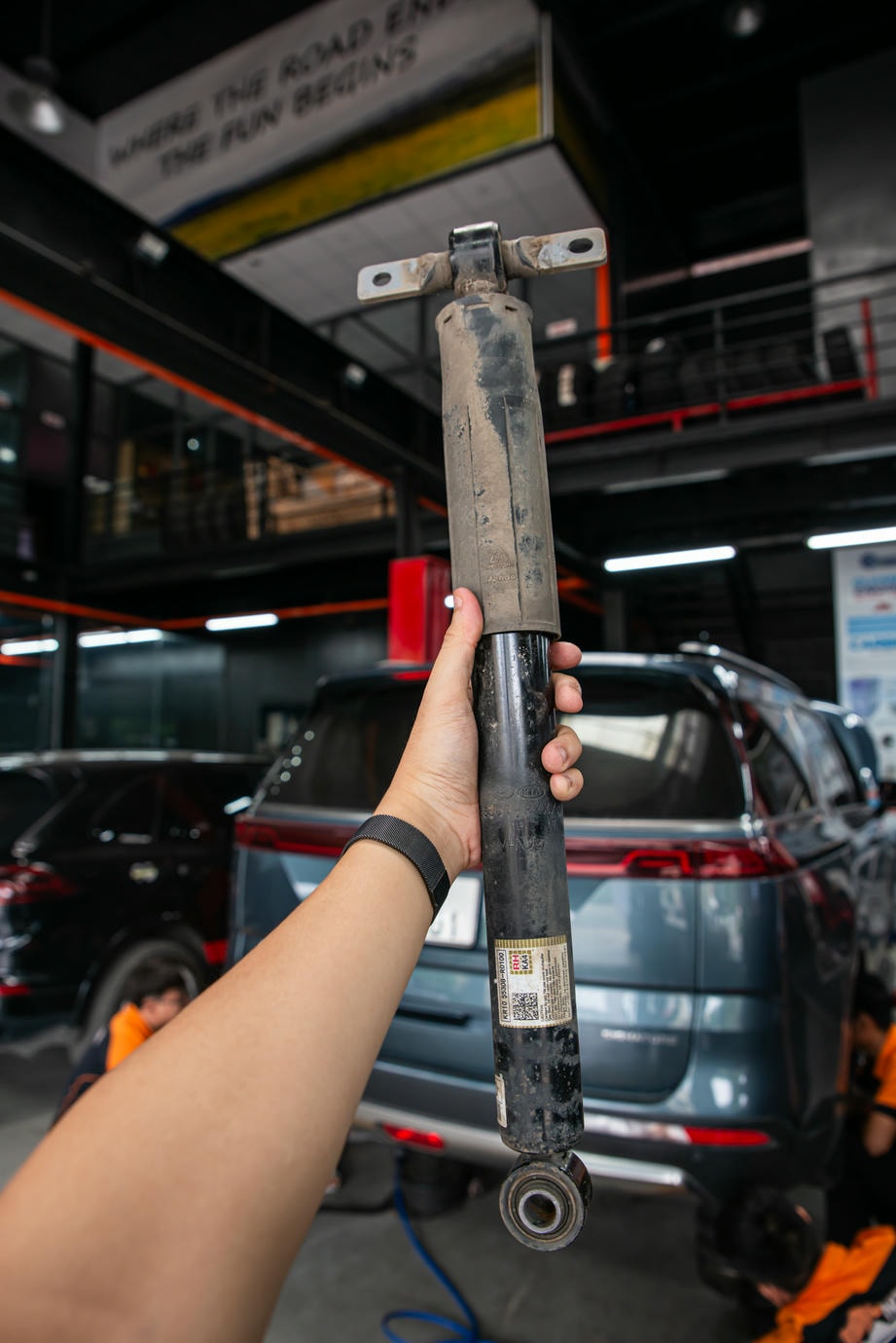 Giảm xóc nguyên bản Kia Carnival Giảm xóc nguyên bản Kia Carnival