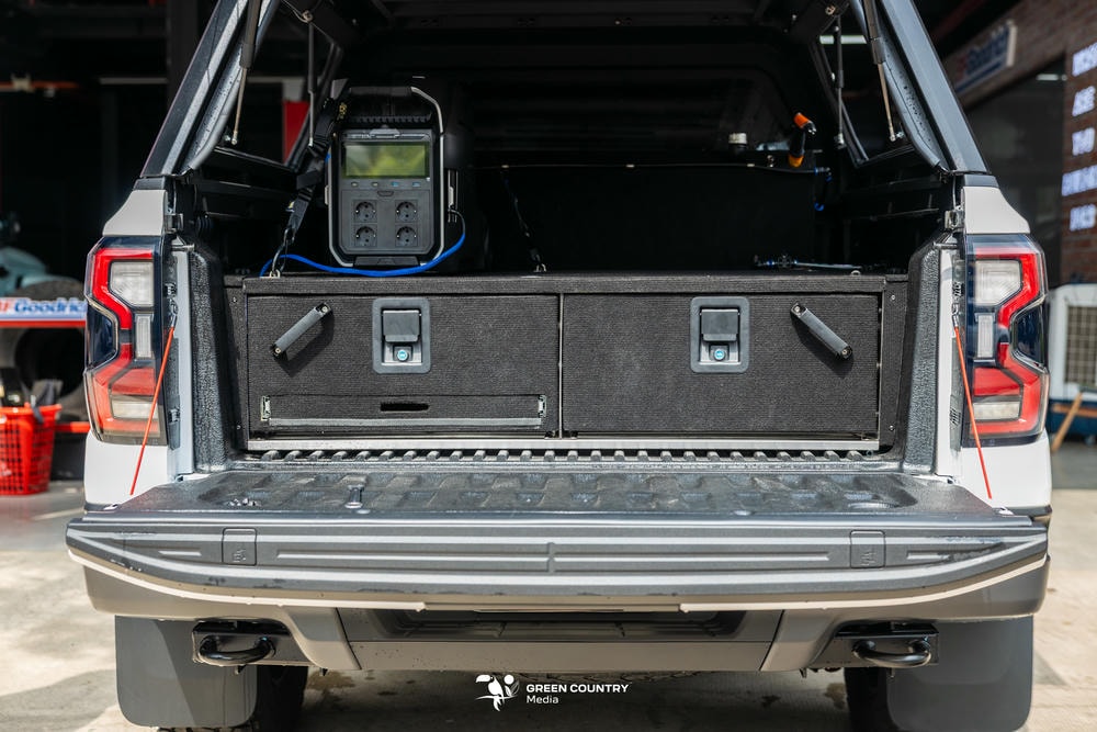 Hệ thống hộc kéo thùng sau: Nghệ thuật sắp đặt của gã thực dụng