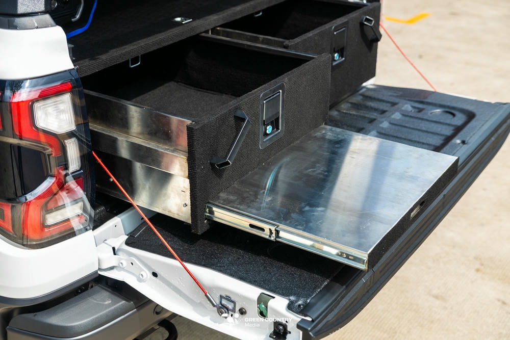 Hệ thống hộc kéo thùng sau: Nghệ thuật sắp đặt của gã thực dụng