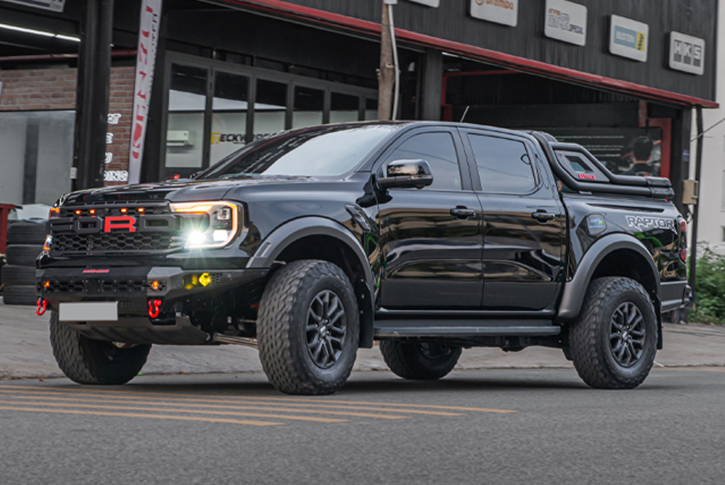 Bản Raptor độ mạnh mẽ, hầm hố, cho anh khách bận rộn