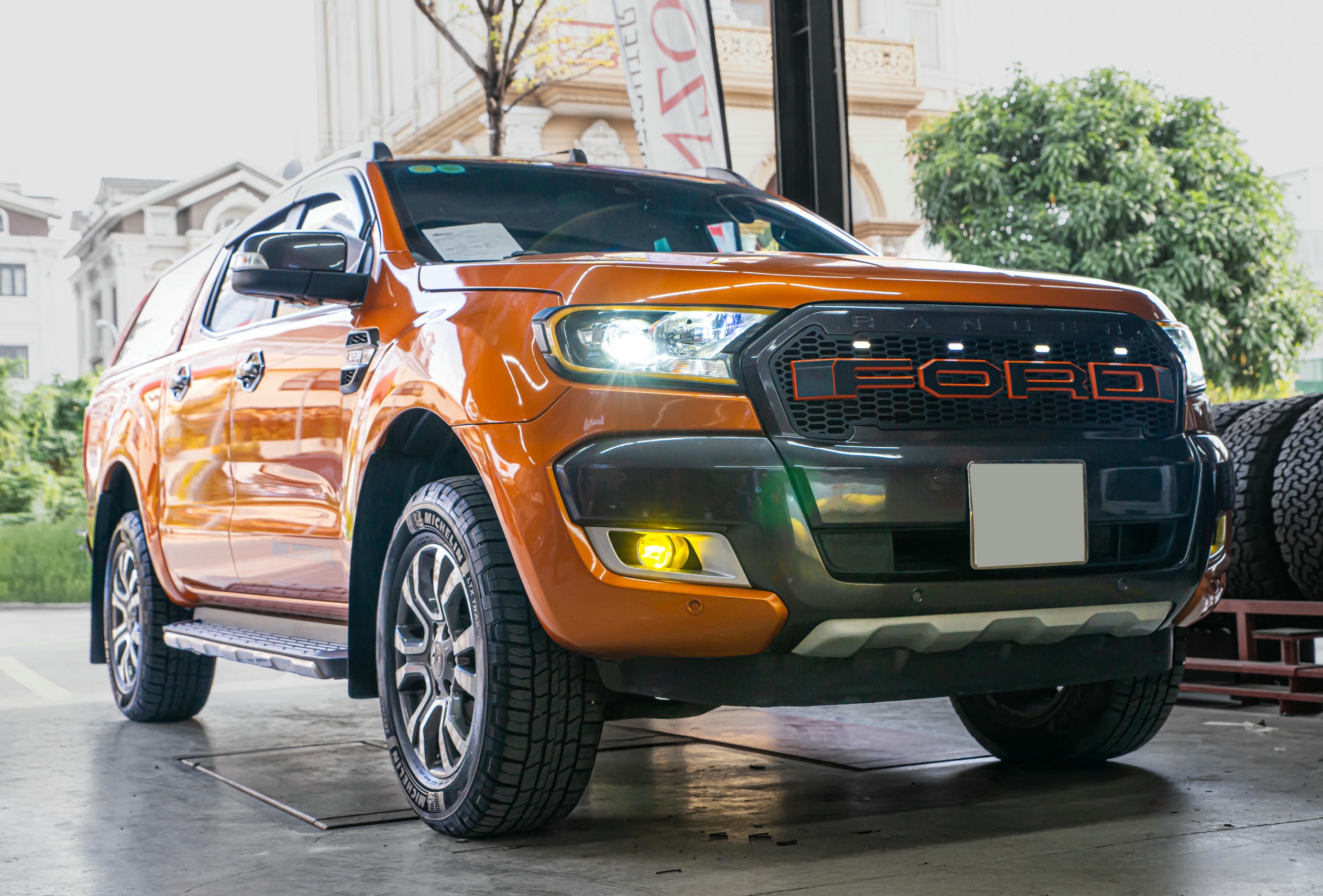 đèn Ranger WIldtrak sau khi lên Bi Led Kenzo S800 All New và bi led gầm Kenzo F2 độ đèn Ranger WIldtrak sau khi lên Bi Led Kenzo S800 All New và bi led gầm Kenzo F2