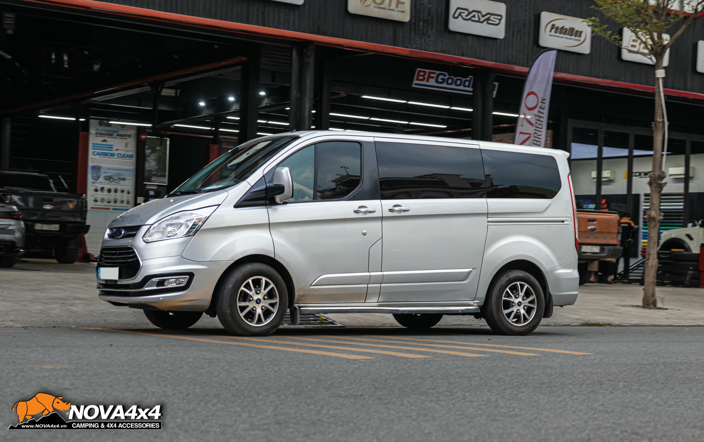 Led Bar Stedi ST1K - lựa chọn tối thượng cho Ford Tourneo