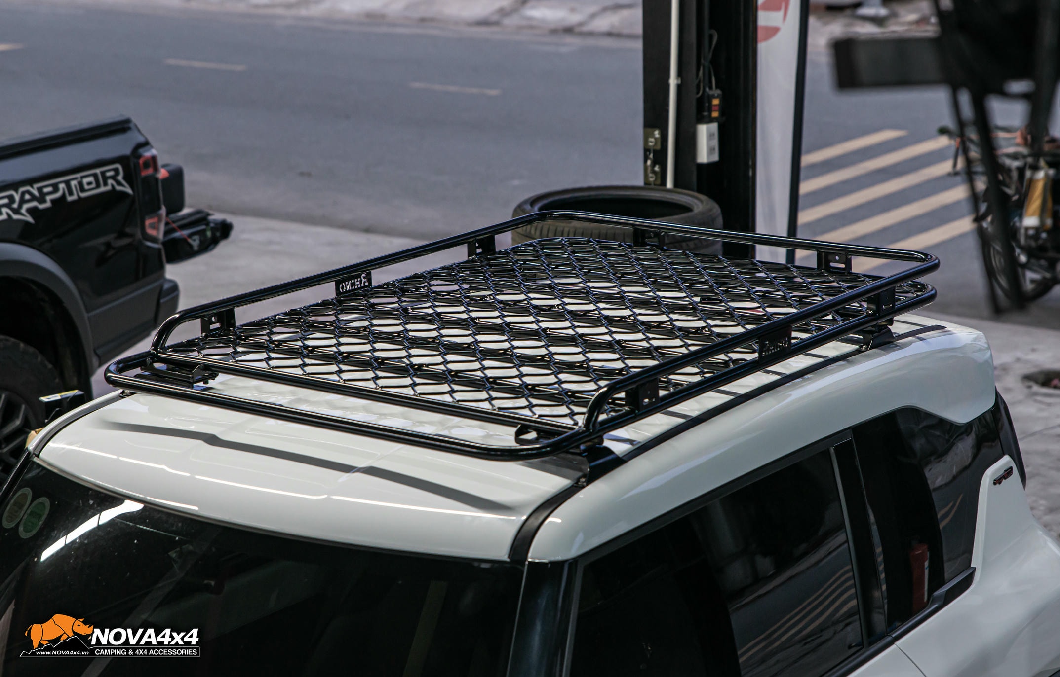 Rhino Easy Cargo Roof Rack: Giải pháp tối ưu cho baga mui xe điện VF3