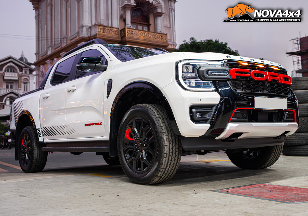 Dán phim cách nhiệt Ford Ranger Stormtrak: Bảng giá & Loại tốt nhất