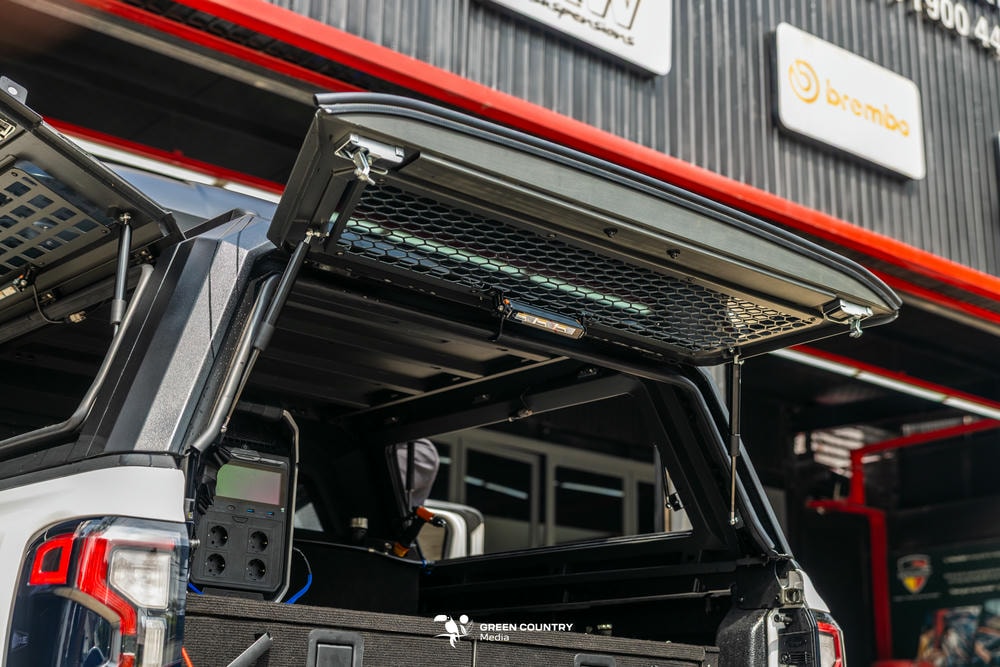 Nắp thùng cao nhôm Cantech SmartCap: Định nghĩa lại không gian lưu trữ