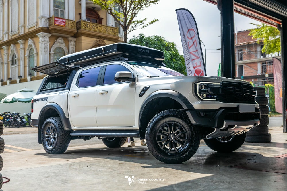 Lều Ikamper Skycamp 3.0: Khách sạn 5 sao trên nóc xe