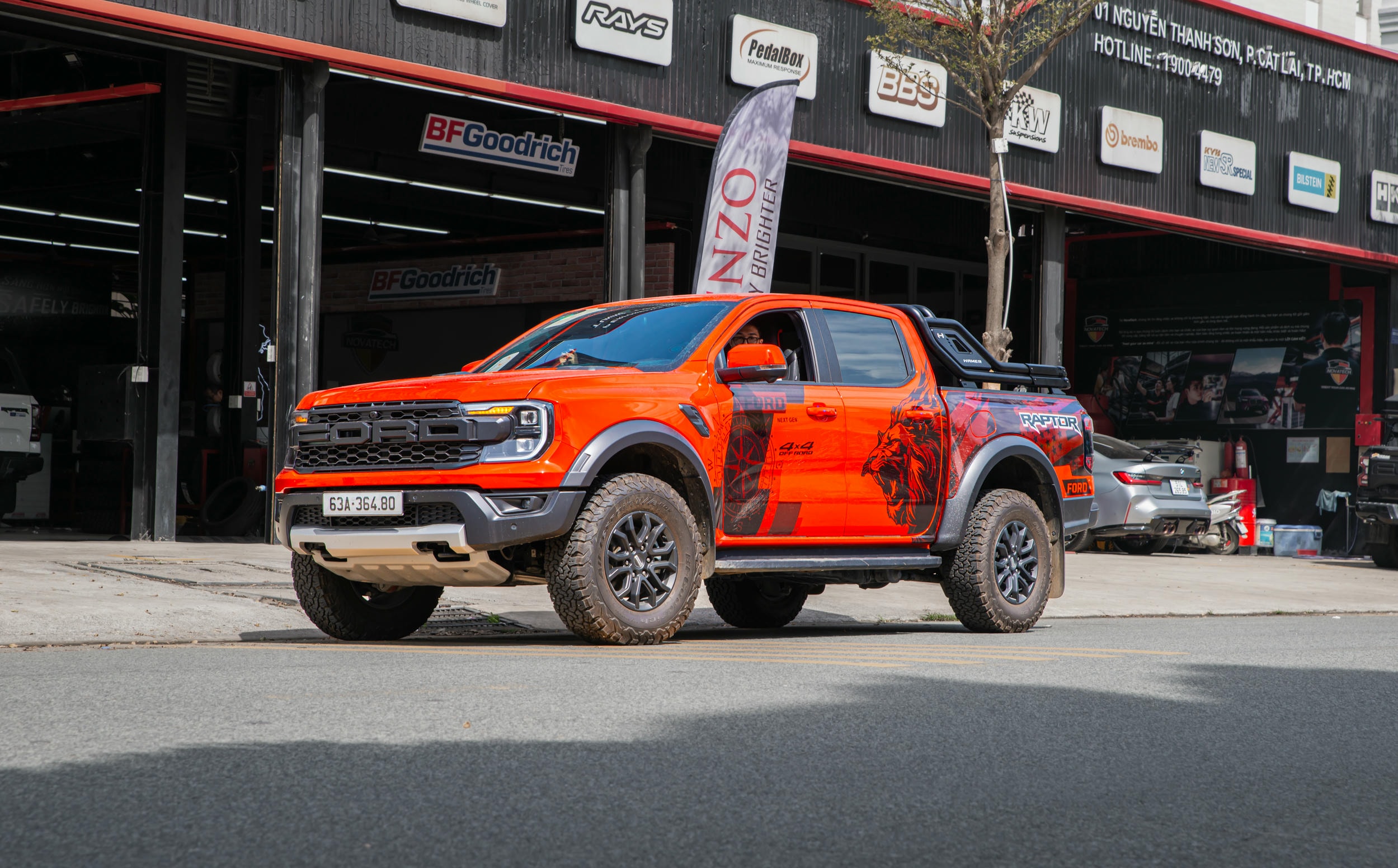 Bản giao hưởng cơ khí: Kết hợp thanh thể thao Hamer Night Fury Series HR2000