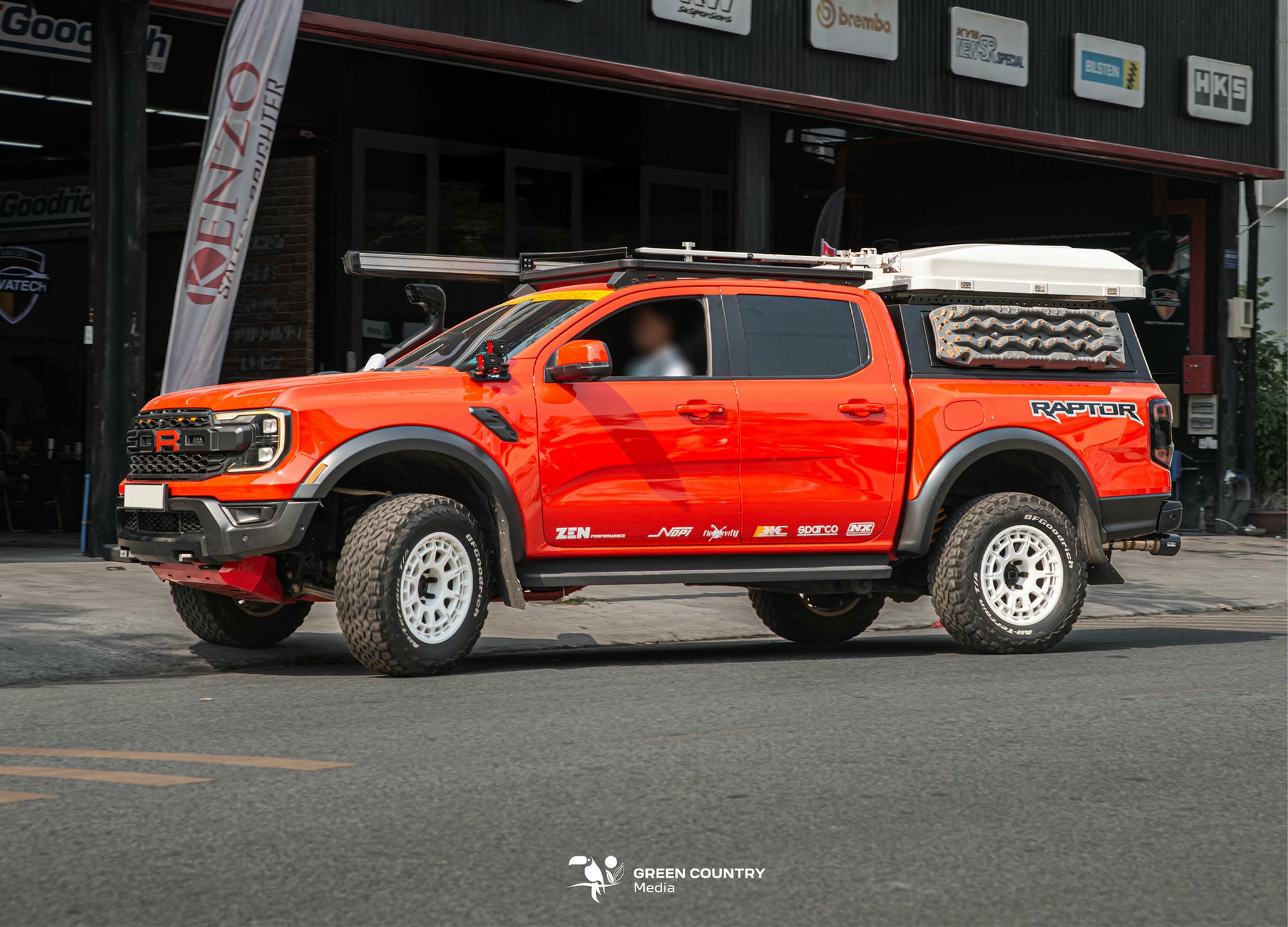 Lò xo Raptor King Springs: Raptor tải hàng nặng nhưng đi vẫn êm và hết xệ đuôi