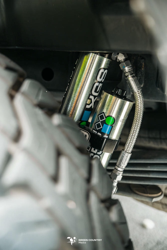 Giảm xóc TJM XGS Remote – khác biệt rõ ràng khi chạy đường Việt Nam: