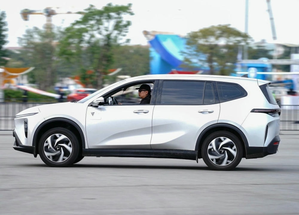 VinFast Limo Green bán nhiều hơn 3 lần Innova Cross, Custin cộng lại ( Ảnh: Thành Nhạn )