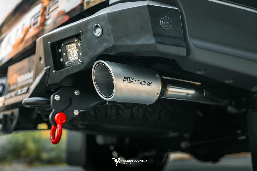 Pô đôi JTC Titanium – Đánh thức bản năng mãnh thú