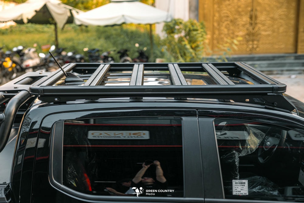 Baga nhôm Rhino Dynamic X: Tối ưu không gian chở đồ cho những chuyến cắm trại cuối tuần mà không làm mất đi tính khí động học của xe.