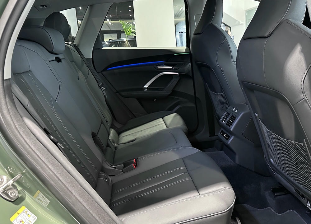 khoang ghế thứ hai của xe (Ảnh: Thành Nhạn) -VNExpress