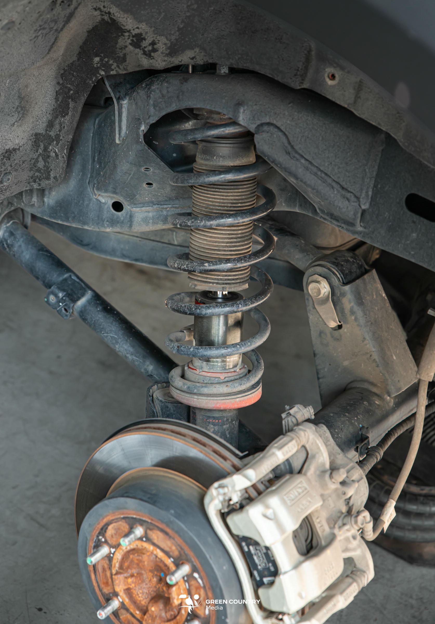 Yếu điểm cốt lõi của lò xo nguyên bản Ford Ranger Raptor Yếu điểm cốt lõi của lò xo nguyên bản Ford Ranger Raptor