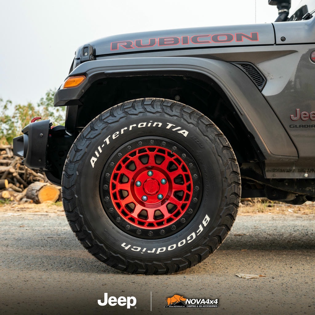 Dàn chân "vạn người mê" với mâm Black Rhino và lốp BFGoodrich KO3