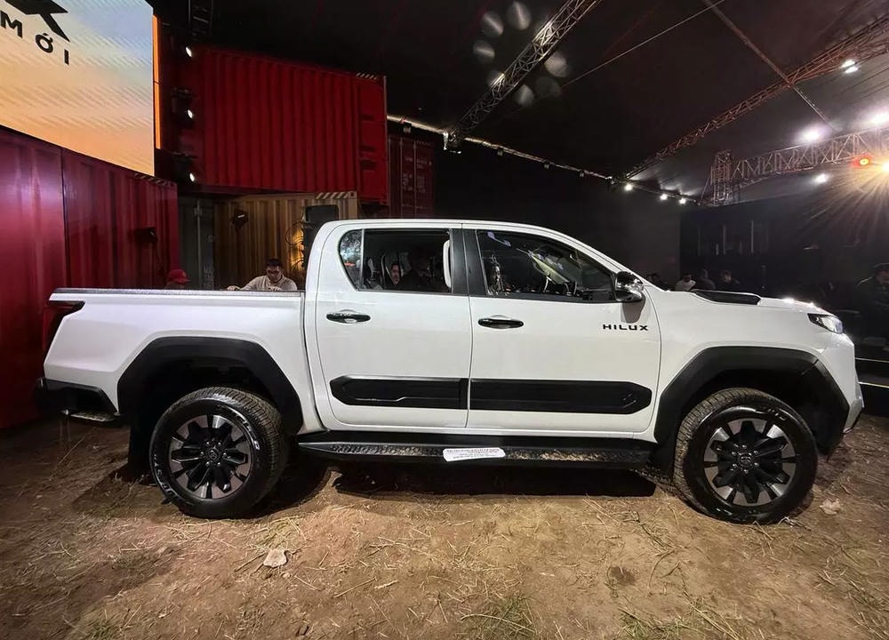 Toyota Hilux 2026: Liệu có giúp Toyota lấy lại vị thế trước Ford Ranger?