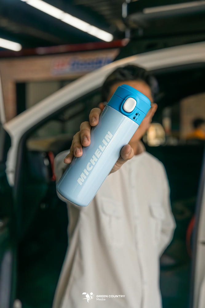 Cận cảnh quà tặng bình giữ nhiệt Michelin cao cấp