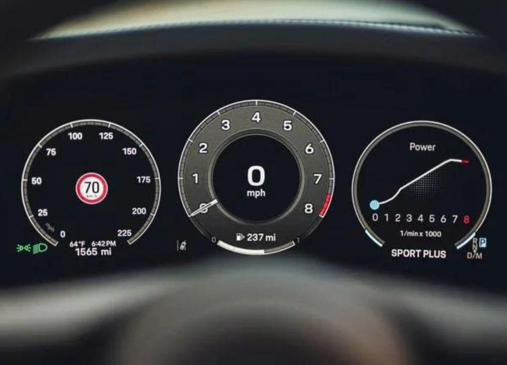 Khai tử đồng hồ vật lý và nguy cơ mất Apple CarPlay