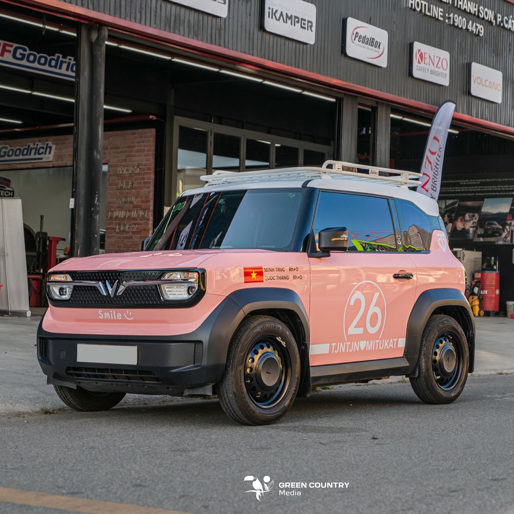 Vinfast VF3 hồng lên baga Rhino Easy Cargo trắng Vinfast VF3 hồng lên baga Rhino Easy Cargo trắng