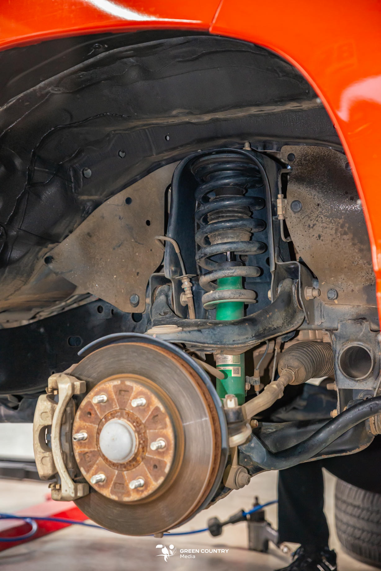 Sự thật phũ phàng về giảm xóc nguyên bản trên Mitsubishi Triton Sự thật phũ phàng về giảm xóc nguyên bản trên Mitsubishi Triton