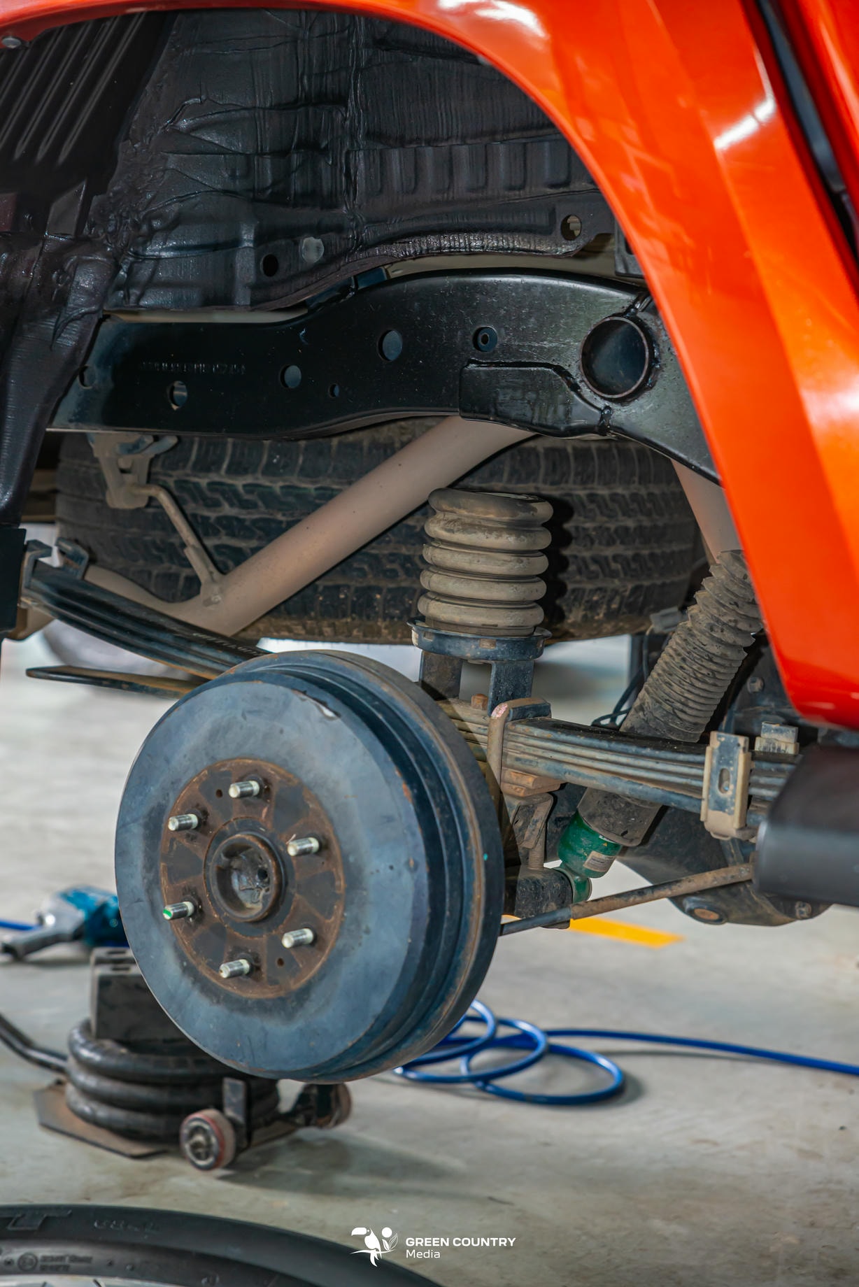 Sự thật phũ phàng về giảm xóc nguyên bản trên Mitsubishi Triton Sự thật phũ phàng về giảm xóc nguyên bản trên Mitsubishi Triton