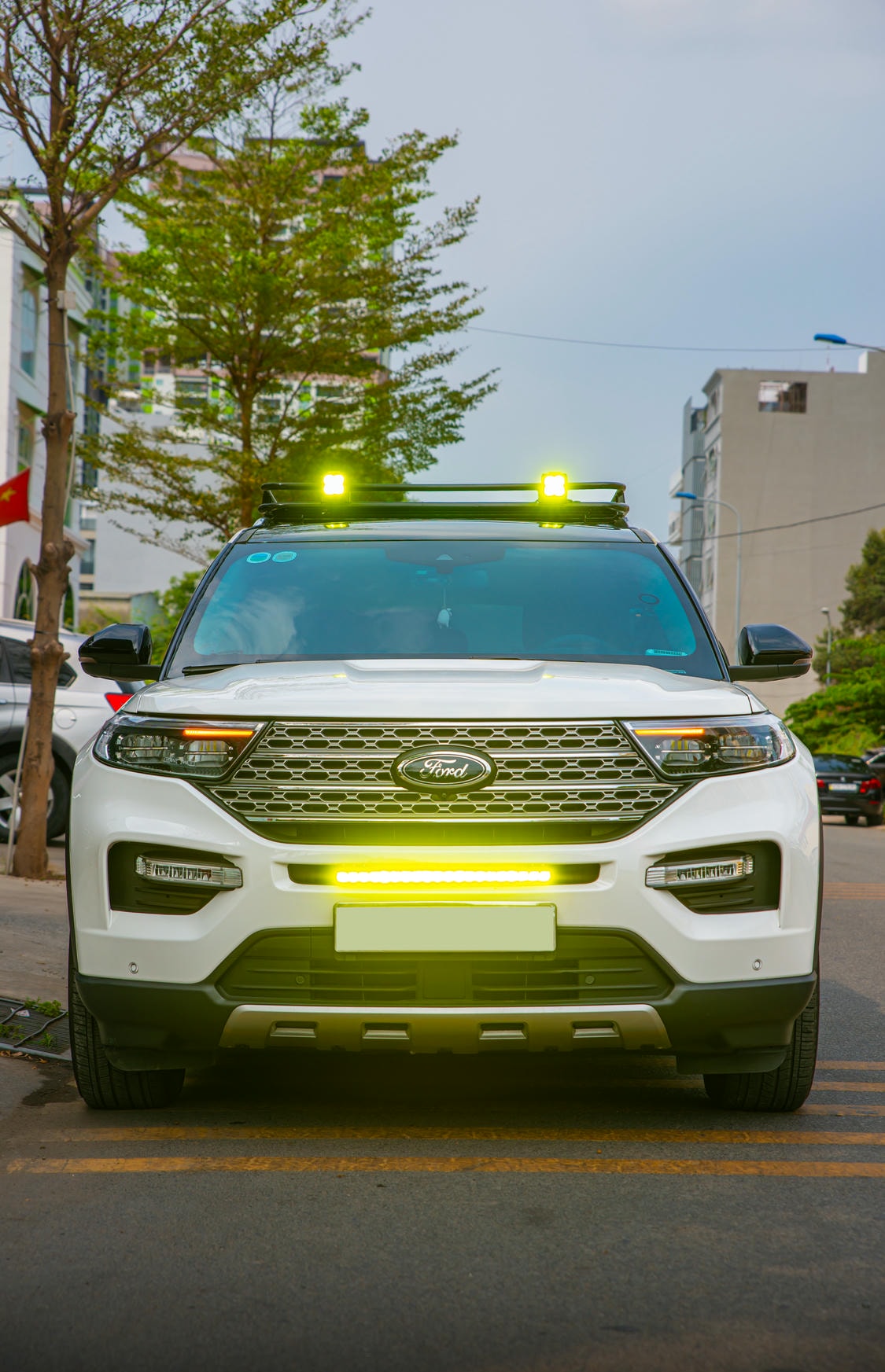 Độ đèn Ford Explorer