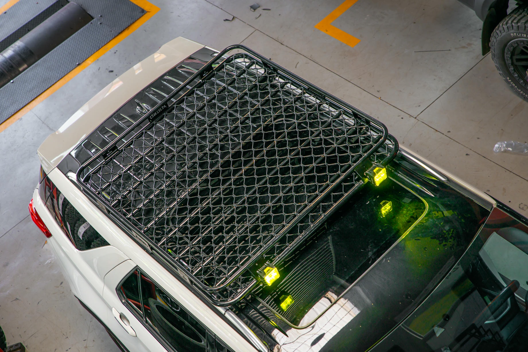 Baga Ford Explorer Nhôm Rhino Roof Rack - giải pháp tối ưu không gian chở hàng