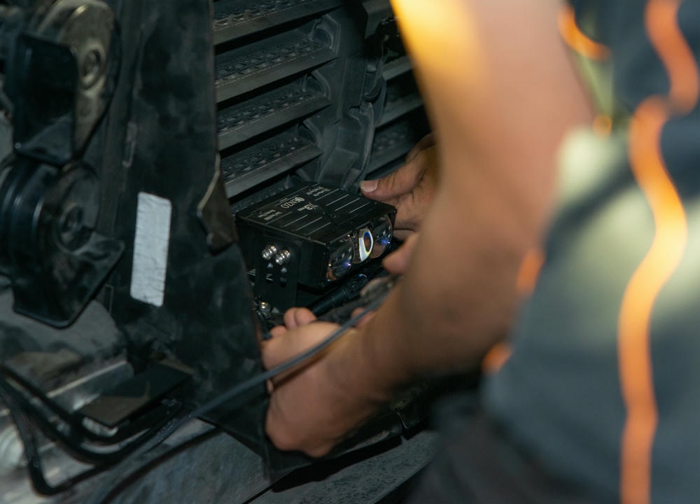 Độ đèn Ford Explorer: Nâng cấp ánh sáng đỉnh cao với Kenzo X3 Pro