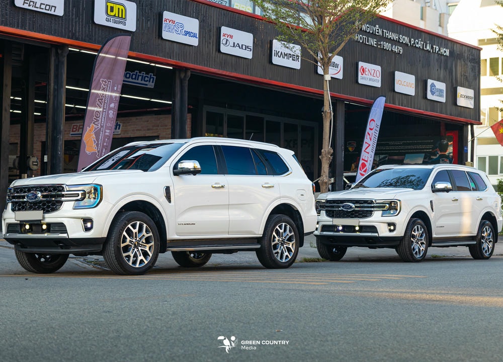 Độ đèn cho Ford Everest: Hành trình "lột xác" của cặp anh em sinh đôi tại Nova4x4